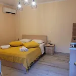 Kleanthi And Kostas Apartament *