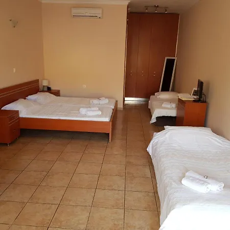 Kleanthi And Kostas Studios Apartment *
