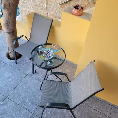 Kleanthi And Kostas Studios *