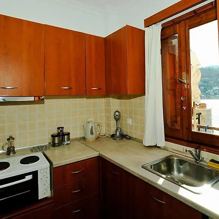 Kleanthi And Kostas Studios Apartment
