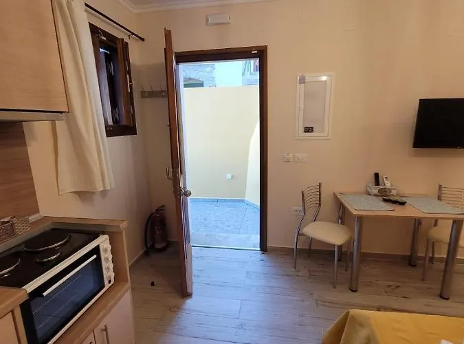 Kleanthi And Kostas شقة سيمي